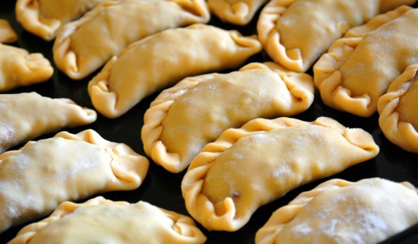 Варени полумесеци с месо