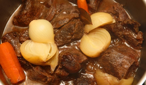 Агнешко с моркови и лук