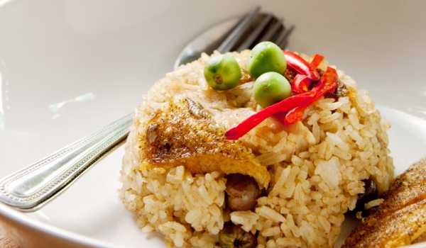 Скумрия с праз, ориз и маслини