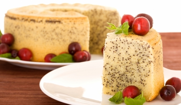 Маков сладкиш със сметана