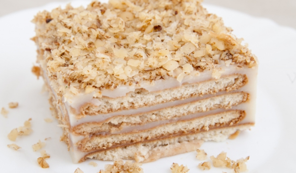 Бисквитена торта с печени блатове